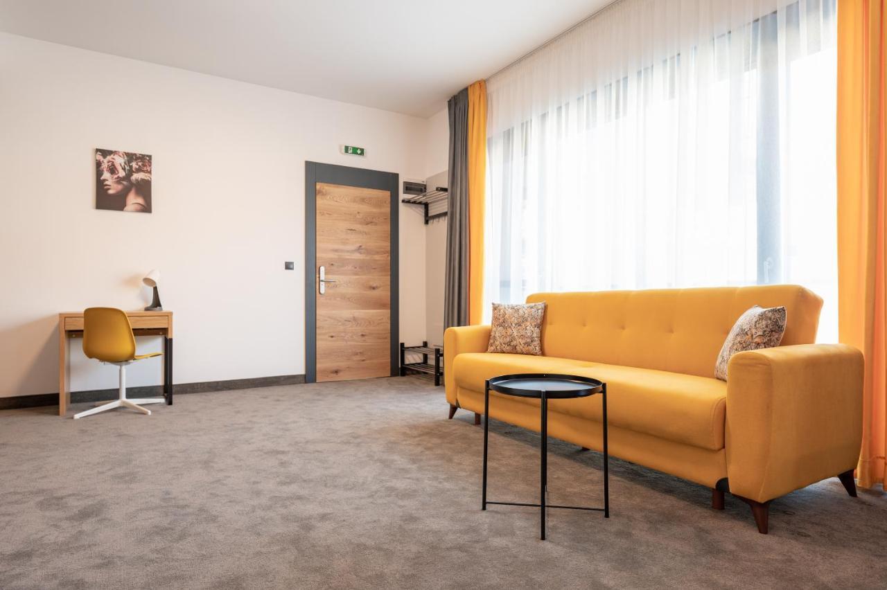 Calvin Aparthotel Oradea Luaran gambar
