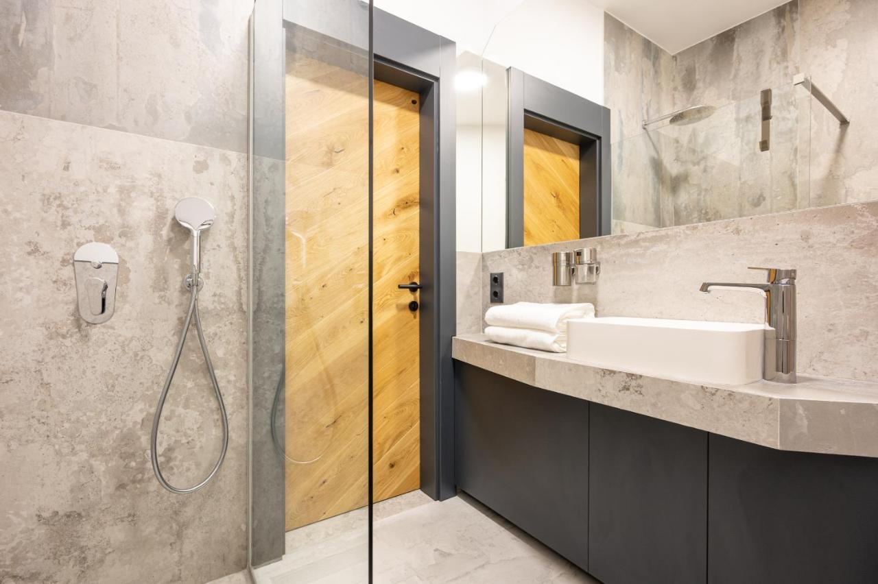 Calvin Aparthotel Oradea Luaran gambar