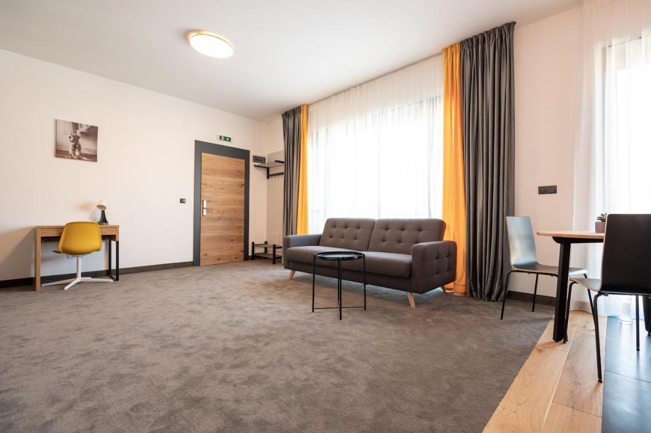 Calvin Aparthotel Oradea Luaran gambar