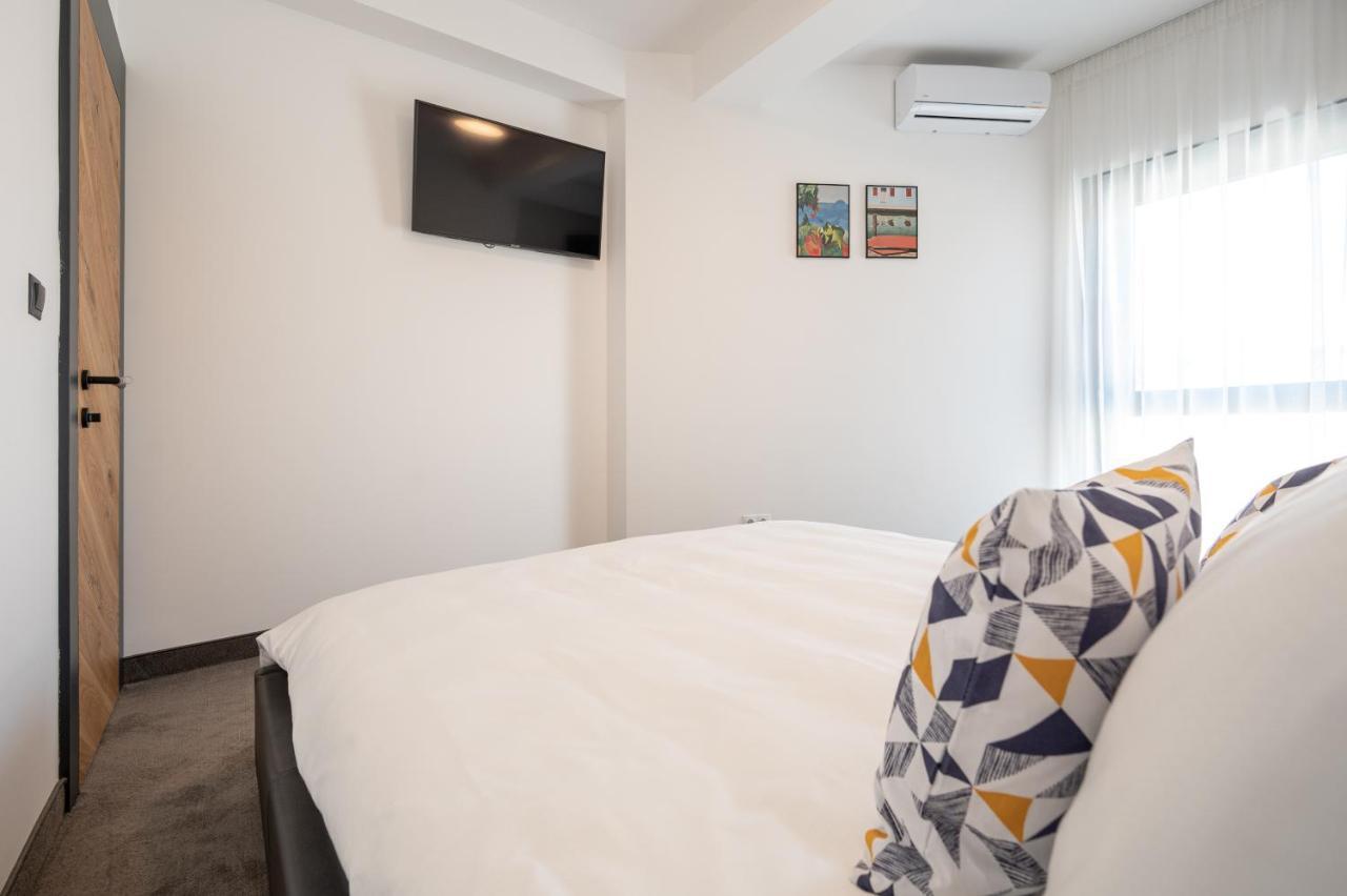 Calvin Aparthotel Oradea Luaran gambar
