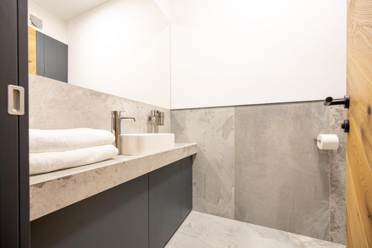 Calvin Aparthotel Oradea Luaran gambar